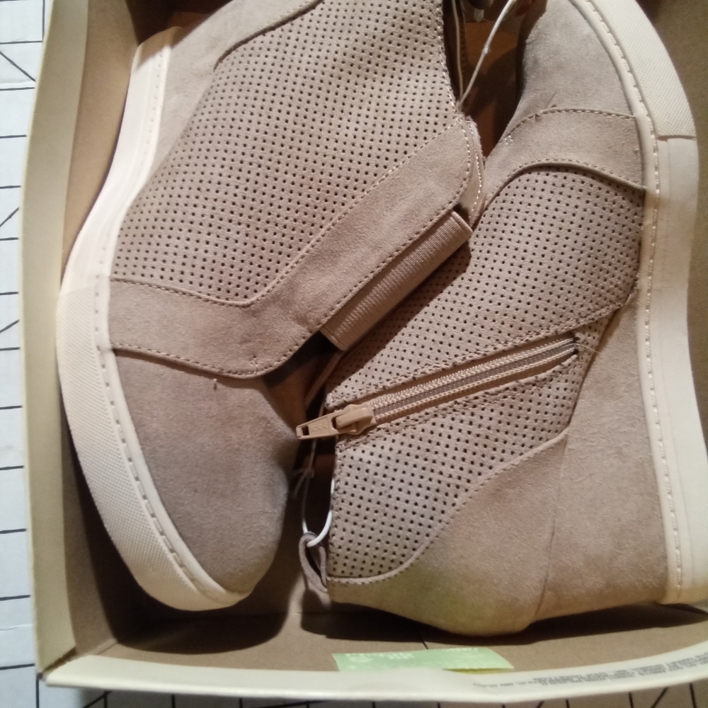 A New Day Tan Wedges with Suede Finish - Picture 3 of 7